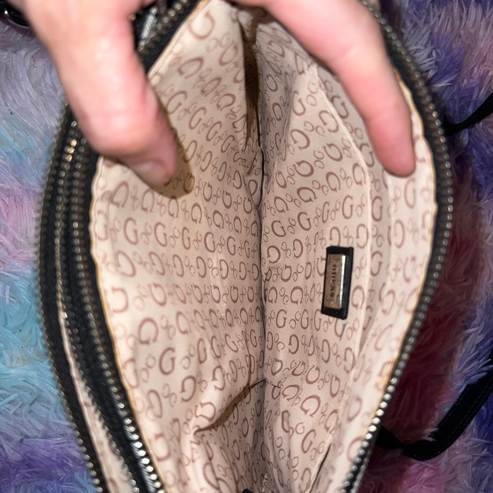 GUESS women’s purse - Picture 7 of 10